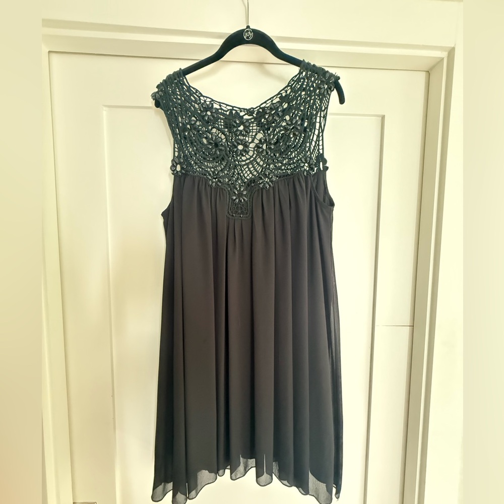 Chelsea & Violet - Black Sleeveless Dress